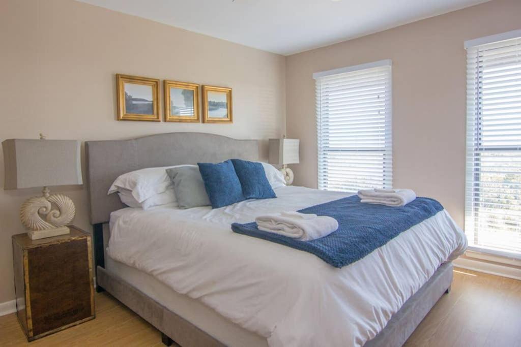 Pelican Point Unobstructed Beach Views Beach Access Out Back Door! Harbor Island Экстерьер фото