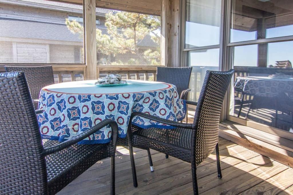 Pelican Point Unobstructed Beach Views Beach Access Out Back Door! Harbor Island Экстерьер фото