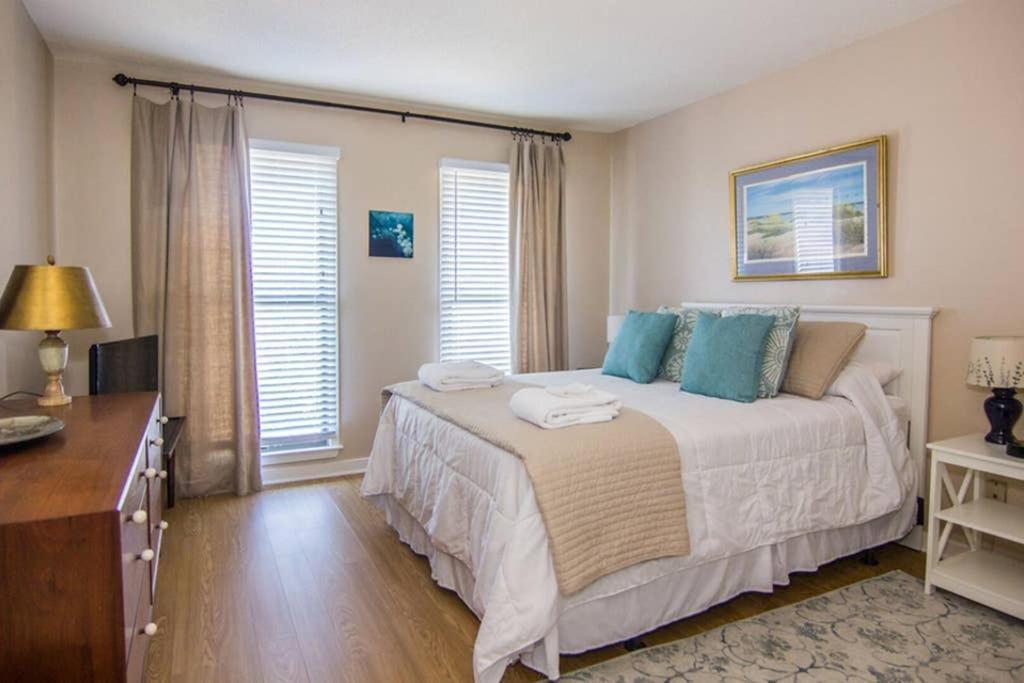 Pelican Point Unobstructed Beach Views Beach Access Out Back Door! Harbor Island Экстерьер фото