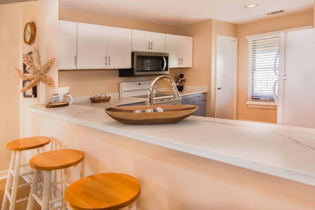 Pelican Point Unobstructed Beach Views Beach Access Out Back Door! Harbor Island Экстерьер фото